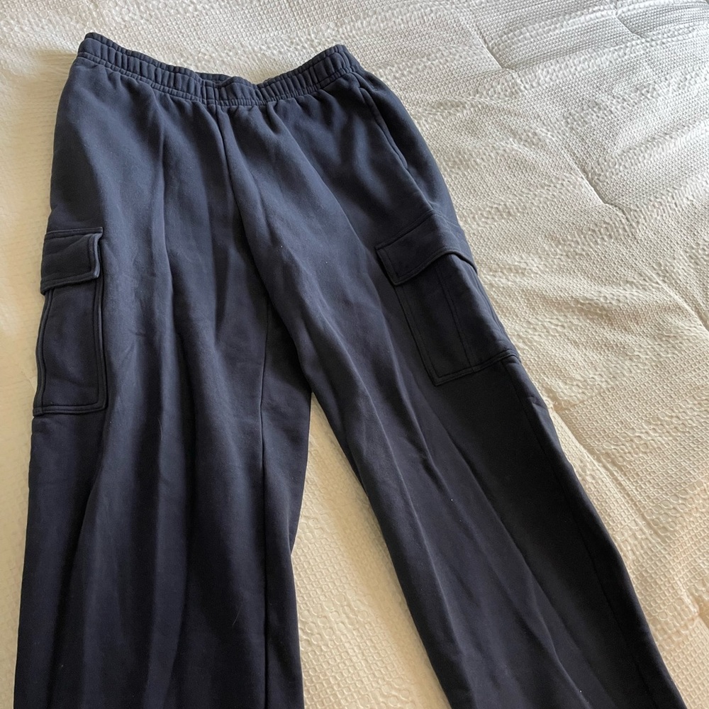 Aritzia Mega Cargo Sweatpants Navy Size Medium Worn O… Gem